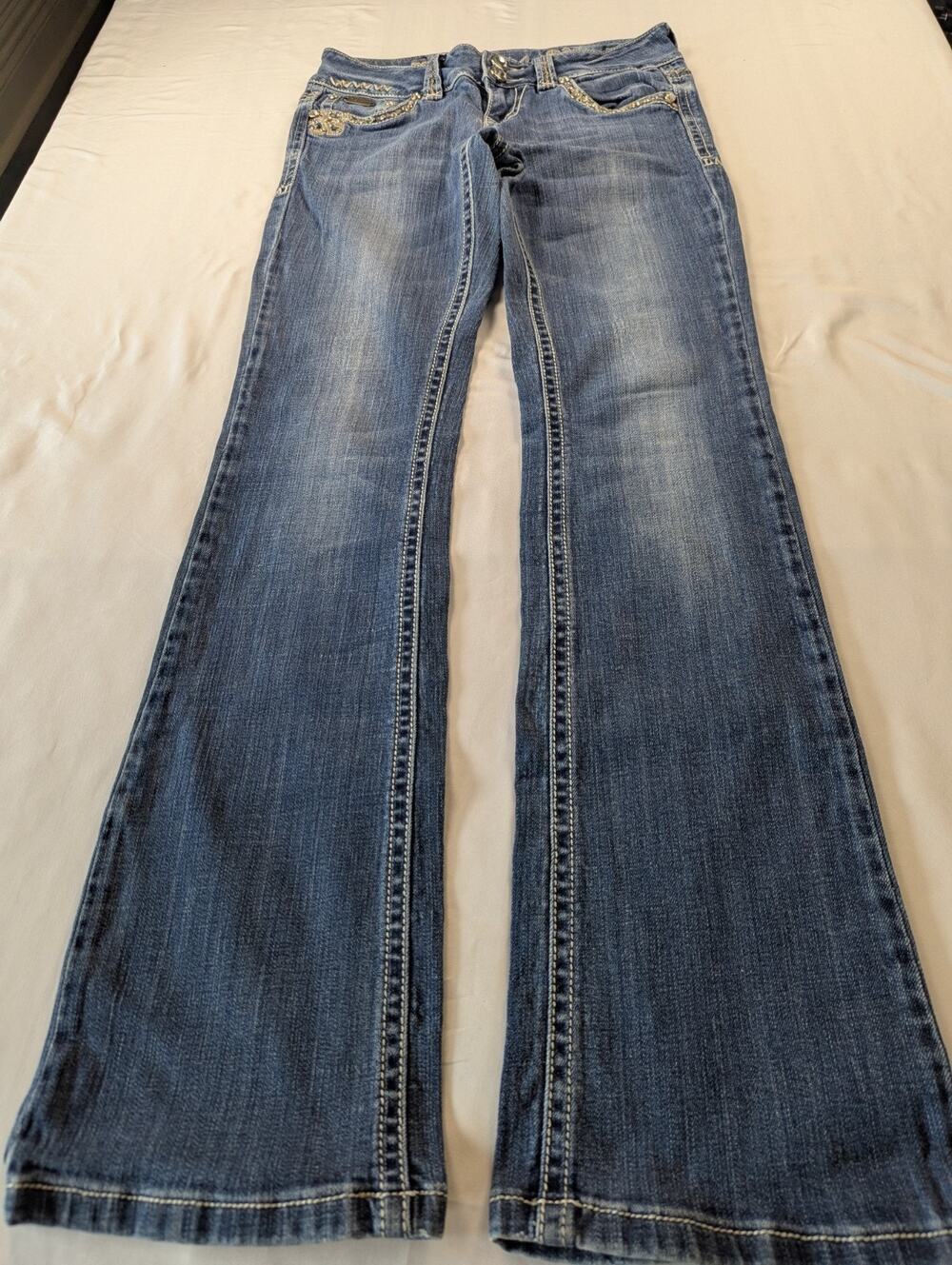 L.A. idol women's bootcut low rise light wash distressed 5-pocket jeans, 28